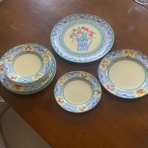 Villeroy & Boch Tulip Dinnerware Set - Multicolor